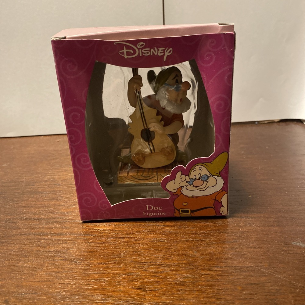 Doc 2002 Enesco Disney Snow White & The Seven Dwarves CVS Figure